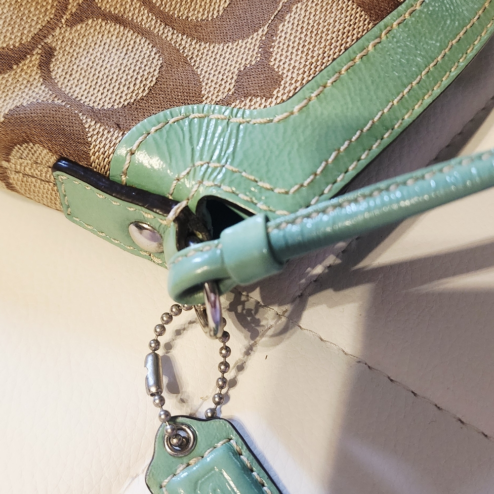 VINTAGE COACH Signature Turn-lock Jacquard C Brown and Turquoise Wristlet - Picture 10 of 12